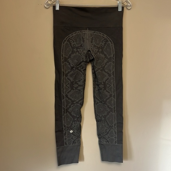 Lululemon Ebb To Street Pant Size 6 in Heathered Dark Slate - Picture 5 of 15